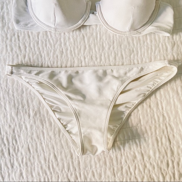Onia Bikini Set Dalia Top Ashley Bottoms - Picture 8 of 12